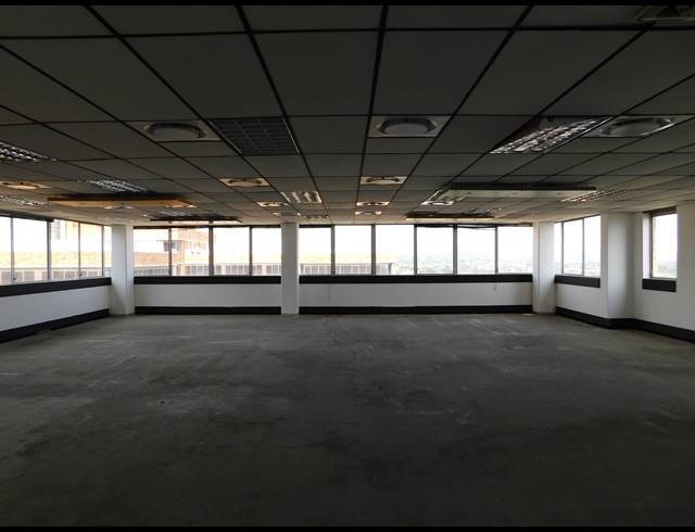 6,100M² OFFICE TO LET IN FERNDALE